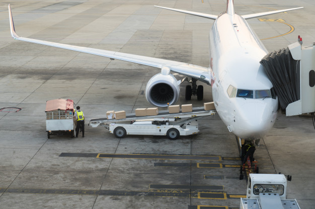 Loading Unloading Barang di Cargo Bandara